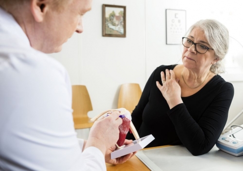 если болит спина под левой лопаткой что это может быть