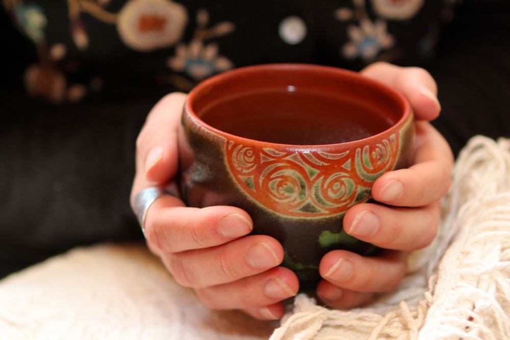 Отвар травяного чая для снятия головных болей