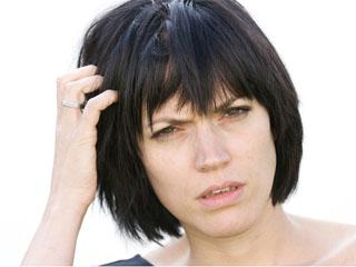 Болячка на голове очень болит