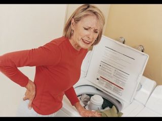 Резко встать болит спина